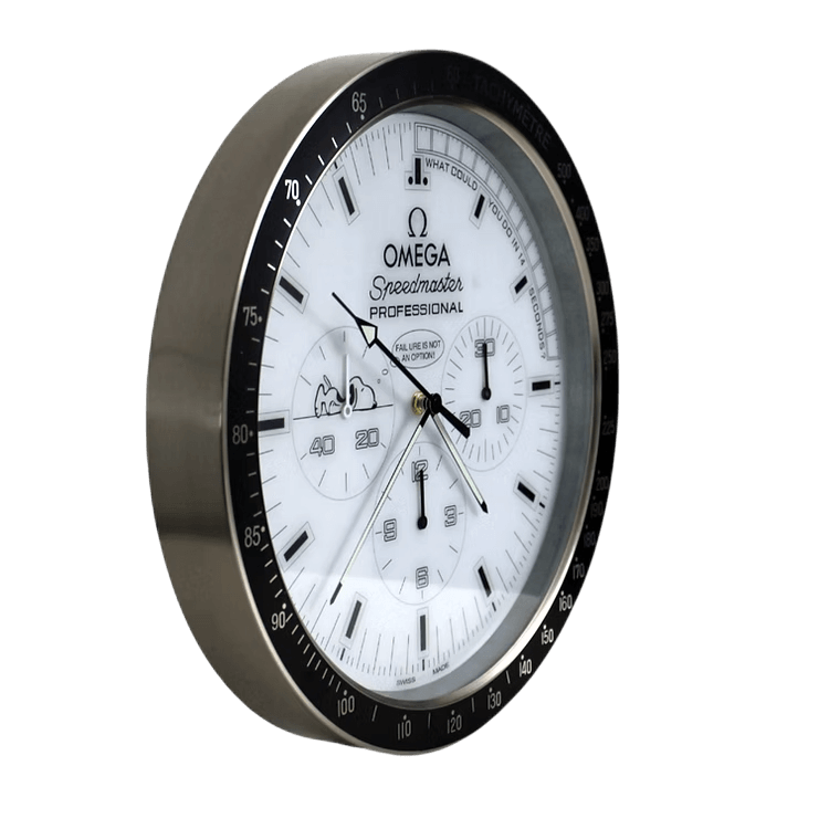 🚀 Horloge Murale Omega Speedmaster Snoopy – Légende Spatiale & Design Collector - Passeport Cases